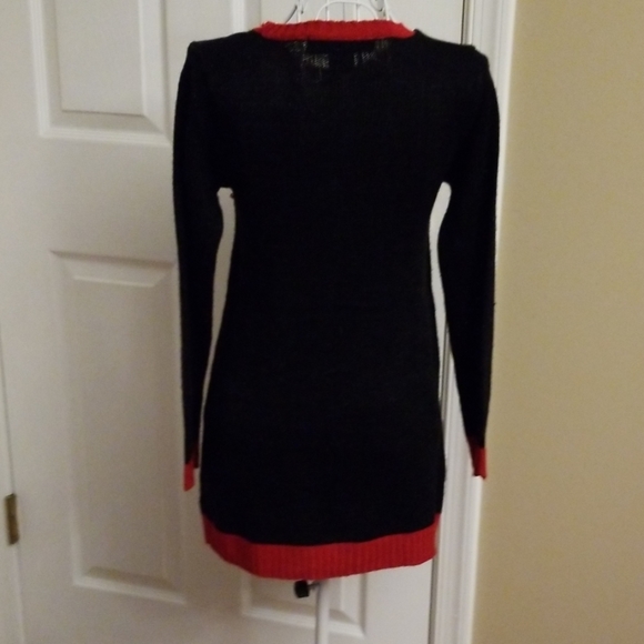 🧣$5 ITEM MUST BUNDLE WITH 2 other items Ugh-Lee Sweater 😊 - Picture 5 of 7